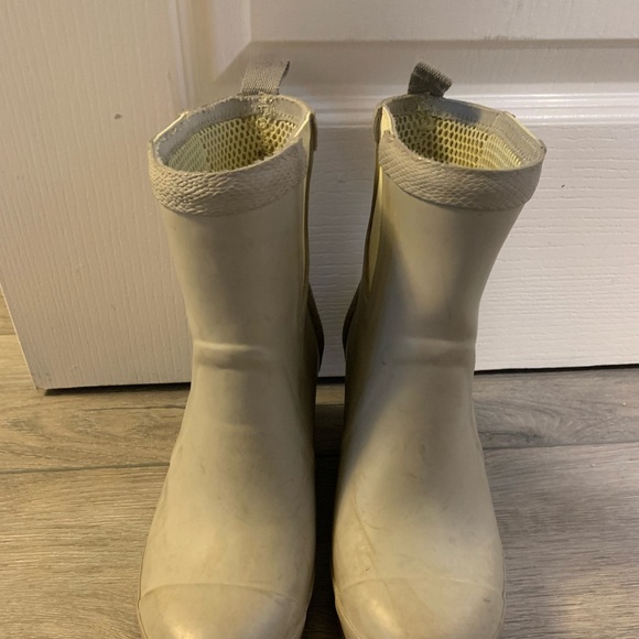 Sorel size 7 rain boots - Picture 4 of 9